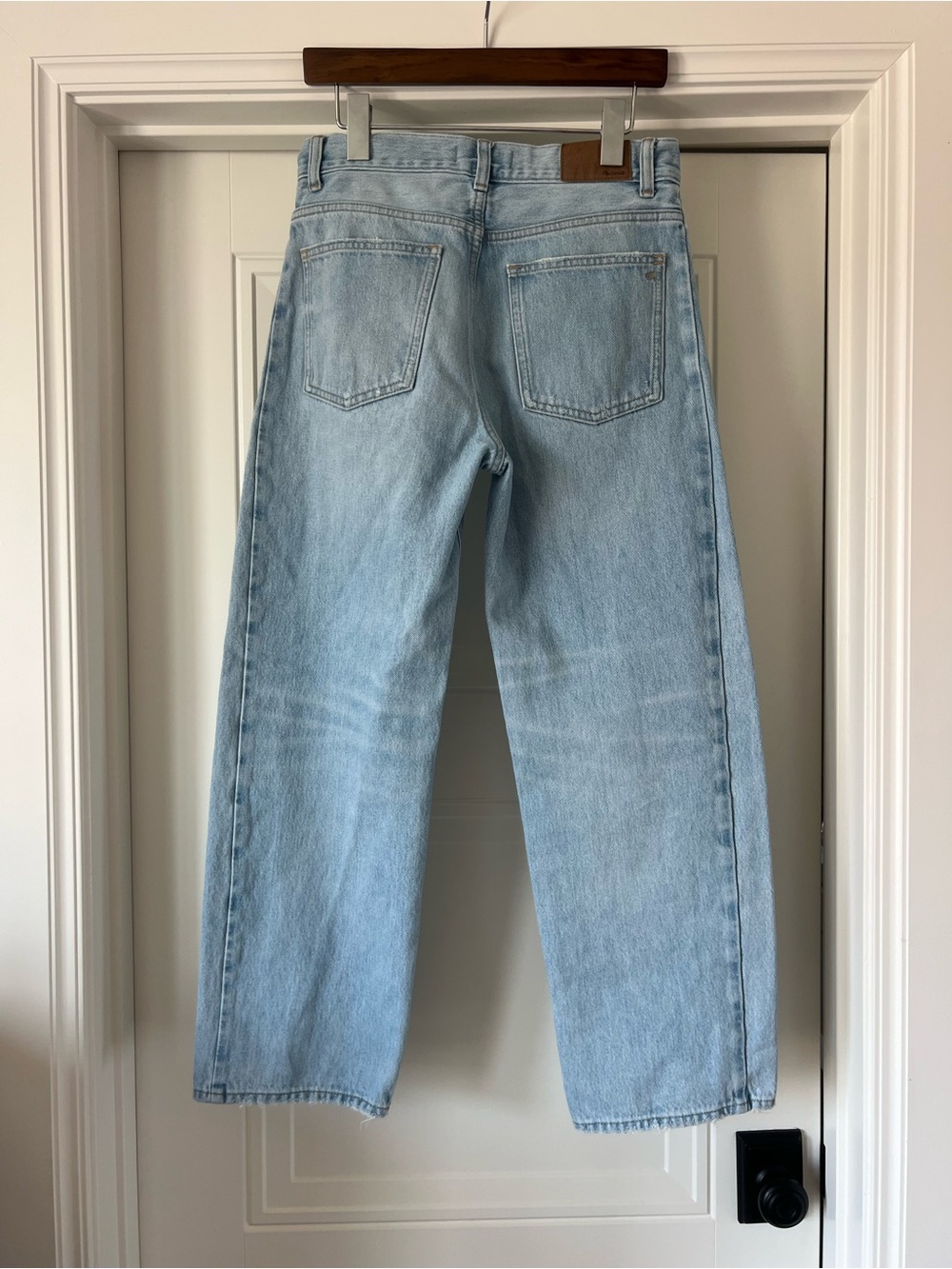 Madewell Pierced Barrel- leg jeans size 26 Foster wash - Picture 3 of 4